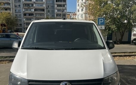 Volkswagen Caravelle T6 рестайлинг, 2017 год, 2 580 000 рублей, 2 фотография