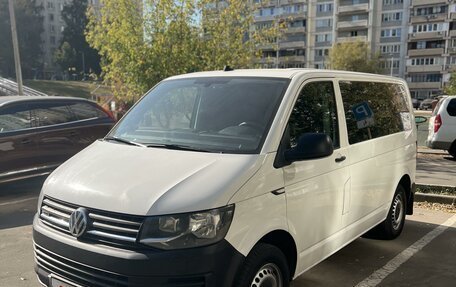 Volkswagen Caravelle T6 рестайлинг, 2017 год, 2 580 000 рублей, 15 фотография