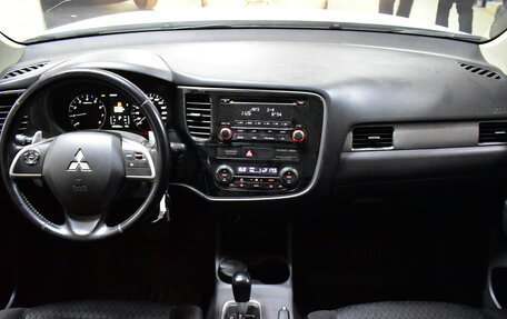 Mitsubishi Outlander III рестайлинг 3, 2013 год, 1 670 000 рублей, 6 фотография