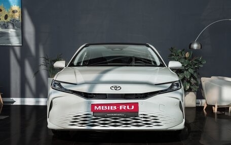 Toyota Camry, 2024 год, 4 600 000 рублей, 2 фотография