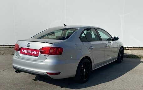 Volkswagen Jetta VI, 2013 год, 1 170 000 рублей, 2 фотография