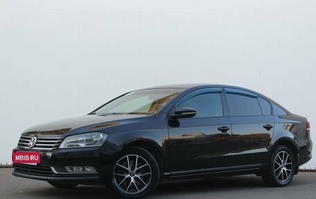 Volkswagen Passat B7, 2013 год, 1 000 000 рублей, 1 фотография