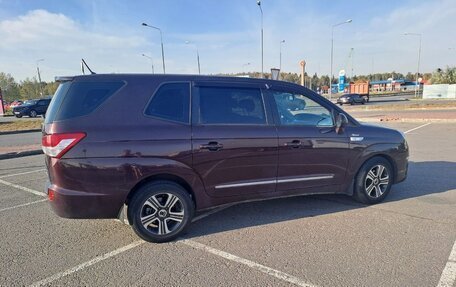 SsangYong Stavic, 2014 год, 1 530 000 рублей, 13 фотография