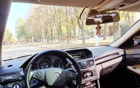 Mercedes-Benz E-Класс, 2010 год, 2 100 000 рублей, 13 фотография