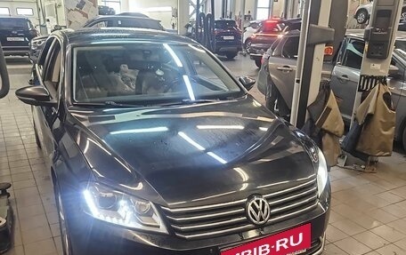 Volkswagen Passat B7, 2013 год, 1 280 000 рублей, 2 фотография