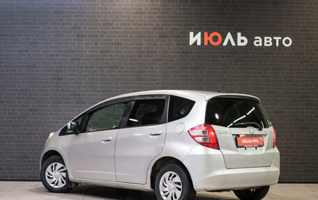 Honda Fit III, 2010 год, 780 000 рублей, 4 фотография