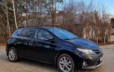 Toyota Auris II, 2013 год, 1 099 000 рублей, 1 фотография