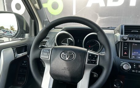 Toyota Land Cruiser Prado 150 рестайлинг 2, 2017 год, 4 310 000 рублей, 11 фотография