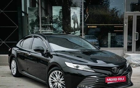 Toyota Camry, 2018 год, 3 280 000 рублей, 7 фотография