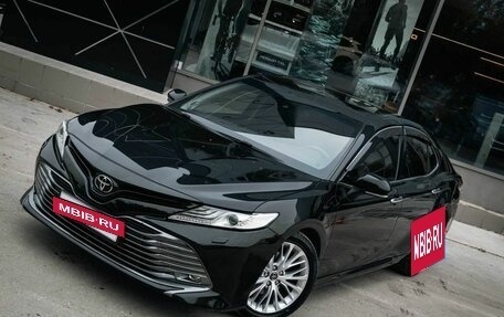 Toyota Camry, 2018 год, 3 280 000 рублей, 11 фотография