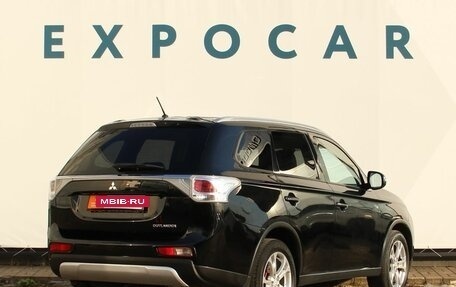 Mitsubishi Outlander III рестайлинг 3, 2014 год, 1 697 000 рублей, 5 фотография