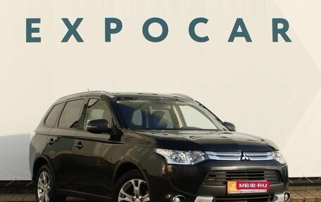 Mitsubishi Outlander III рестайлинг 3, 2014 год, 1 697 000 рублей, 3 фотография