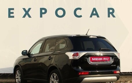 Mitsubishi Outlander III рестайлинг 3, 2014 год, 1 697 000 рублей, 6 фотография