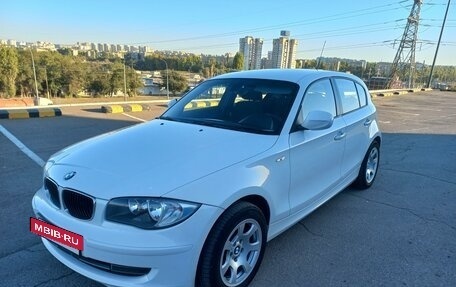 BMW 1 серия, 2010 год, 680 000 рублей, 7 фотография