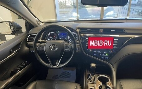 Toyota Camry, 2019 год, 2 800 000 рублей, 9 фотография