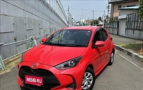 Toyota Yaris, 2021 год, 940 000 рублей, 3 фотография