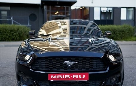 Ford Mustang VI рестайлинг, 2017 год, 2 590 000 рублей, 16 фотография