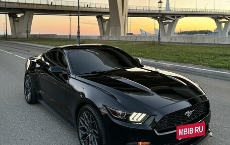 Ford Mustang VI рестайлинг, 2017 год, 2 590 000 рублей, 19 фотография