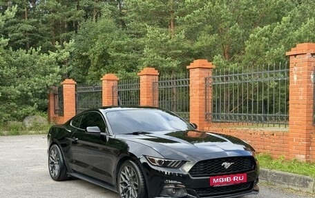 Ford Mustang VI рестайлинг, 2017 год, 2 590 000 рублей, 21 фотография