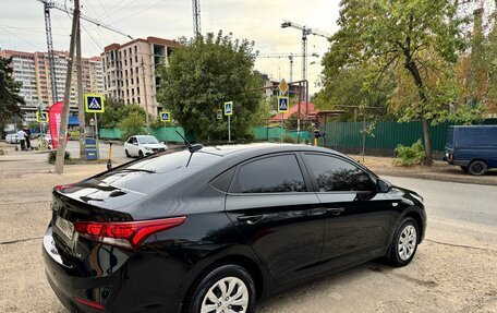 Hyundai Solaris II рестайлинг, 2018 год, 1 580 000 рублей, 2 фотография