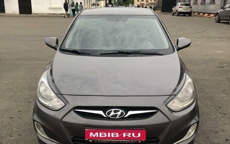 Hyundai Solaris II рестайлинг, 2012 год, 690 000 рублей, 1 фотография