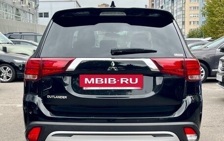 Mitsubishi Outlander III рестайлинг 3, 2021 год, 2 999 000 рублей, 5 фотография