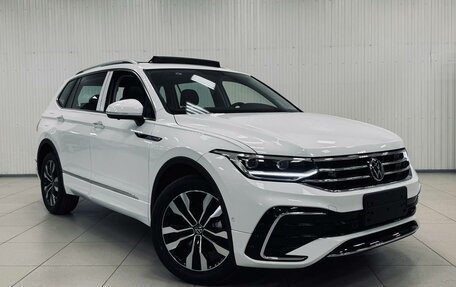 Volkswagen Tiguan II, 2023 год, 5 450 000 рублей, 1 фотография