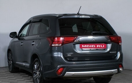 Mitsubishi Outlander III рестайлинг 3, 2016 год, 2 535 000 рублей, 5 фотография