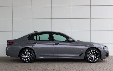 BMW 5 серия, 2021 год, 5 990 000 рублей, 6 фотография