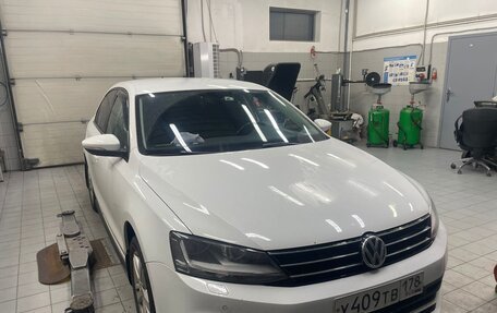 Volkswagen Jetta VI, 2017 год, 1 500 000 рублей, 2 фотография