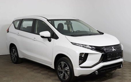 Mitsubishi Xpander, 2023 год, 3 550 000 рублей, 3 фотография