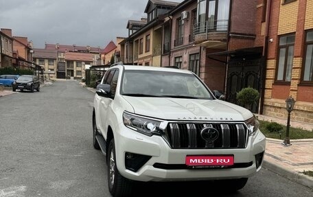 Toyota Land Cruiser Prado 150 рестайлинг 2, 2021 год, 5 400 000 рублей, 1 фотография