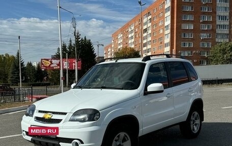 Chevrolet Niva I рестайлинг, 2019 год, 988 000 рублей, 3 фотография