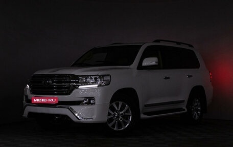 Toyota Land Cruiser 200, 2015 год, 8 249 000 рублей, 28 фотография