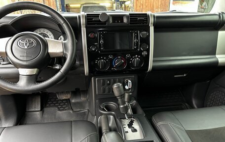 Toyota FJ Cruiser, 2006 год, 3 250 000 рублей, 9 фотография