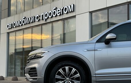 Volkswagen Touareg III, 2018 год, 4 990 000 рублей, 2 фотография