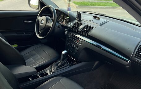 BMW 1 серия, 2011 год, 900 000 рублей, 3 фотография