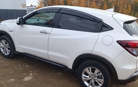 Honda Vezel, 2014 год, 1 650 000 рублей, 2 фотография