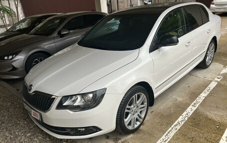 Skoda Superb III рестайлинг, 2013 год, 5 фотография