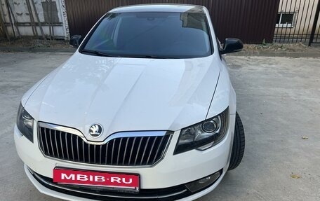 Skoda Superb III рестайлинг, 2013 год, 20 фотография