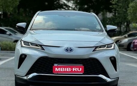 Toyota Venza, 2023 год, 3 950 100 рублей, 2 фотография