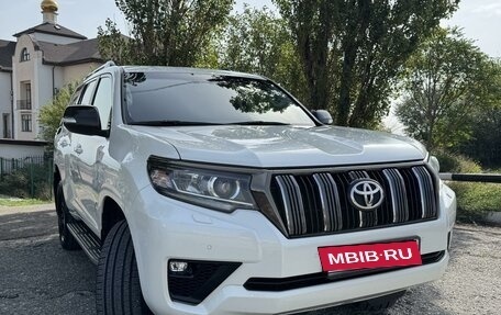 Toyota Land Cruiser Prado 150 рестайлинг 2, 2020 год, 5 850 000 рублей, 2 фотография