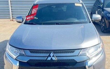 Mitsubishi Outlander III рестайлинг 3, 2021 год, 3 450 000 рублей, 2 фотография