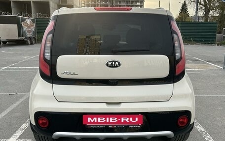 KIA Soul II рестайлинг, 2018 год, 2 150 000 рублей, 3 фотография