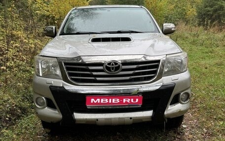 Toyota Hilux VII, 2012 год, 2 350 000 рублей, 1 фотография