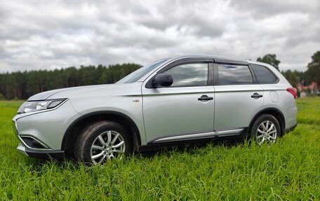 Mitsubishi Outlander III рестайлинг 3, 2018 год, 2 115 000 рублей, 4 фотография