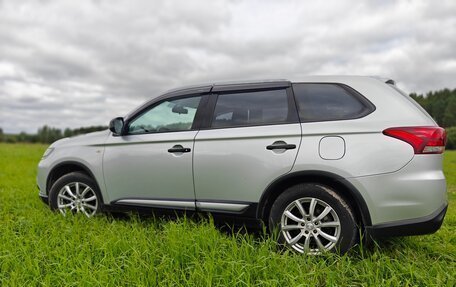 Mitsubishi Outlander III рестайлинг 3, 2018 год, 2 115 000 рублей, 5 фотография