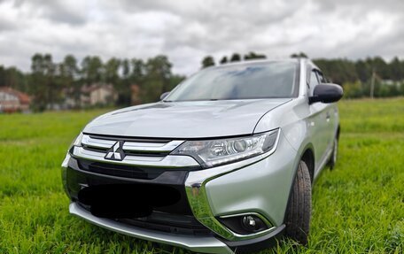 Mitsubishi Outlander III рестайлинг 3, 2018 год, 2 115 000 рублей, 11 фотография