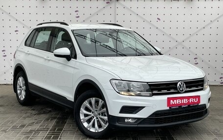 Volkswagen Tiguan II, 2018 год, 2 330 000 рублей, 2 фотография