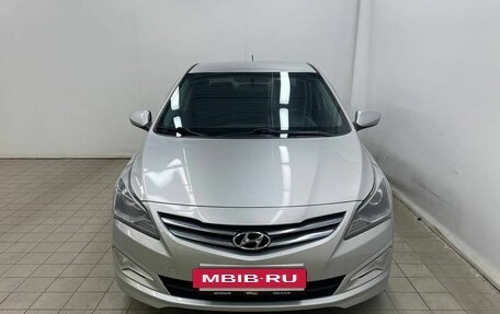 Hyundai Solaris II рестайлинг, 2015 год, 940 000 рублей, 2 фотография